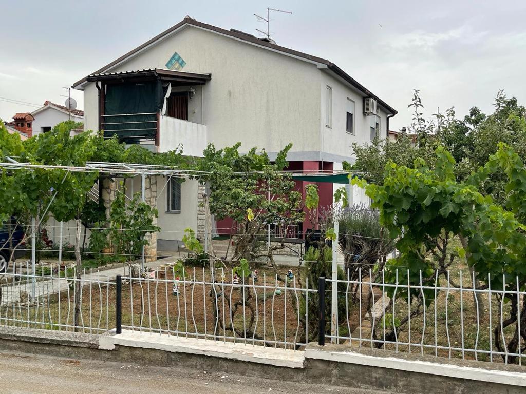 Apartman Pcelica Pola